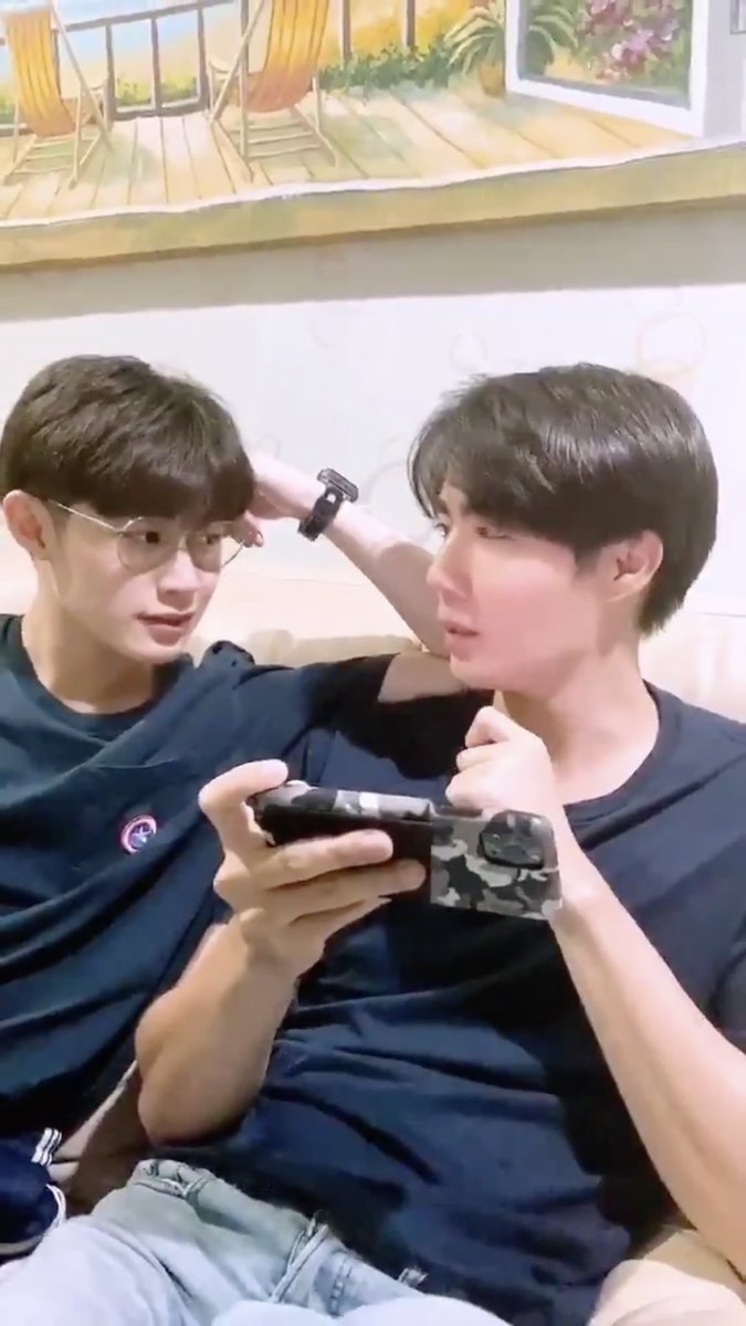 ksrpme's tweet photo. ว่าไป #NatZee https://t.co/I3POptEMxv