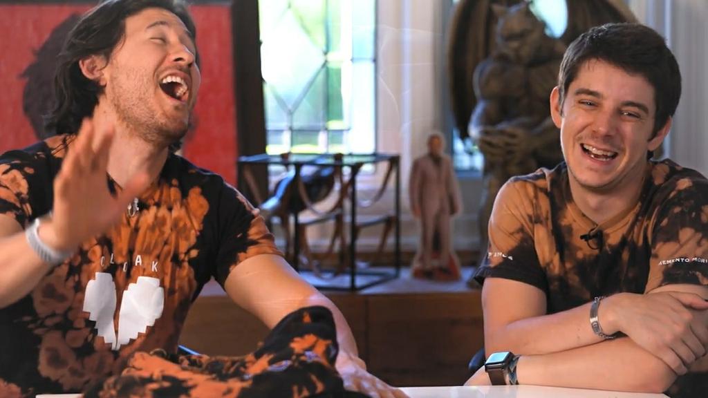 TL CLEANSE : A THREAD eef and mark  or should i say unus annus  #mementomori (because i feel like sharing wholesome pics )