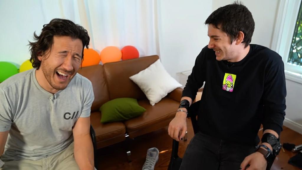 TL CLEANSE : A THREAD eef and mark  or should i say unus annus  #mementomori (because i feel like sharing wholesome pics )