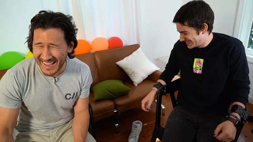 TL CLEANSE : A THREAD eef and mark  or should i say unus annus  #mementomori (because i feel like sharing wholesome pics )