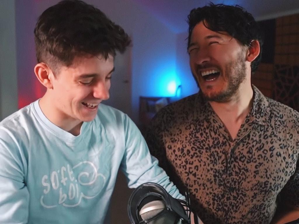 TL CLEANSE : A THREAD eef and mark  or should i say unus annus  #mementomori (because i feel like sharing wholesome pics )