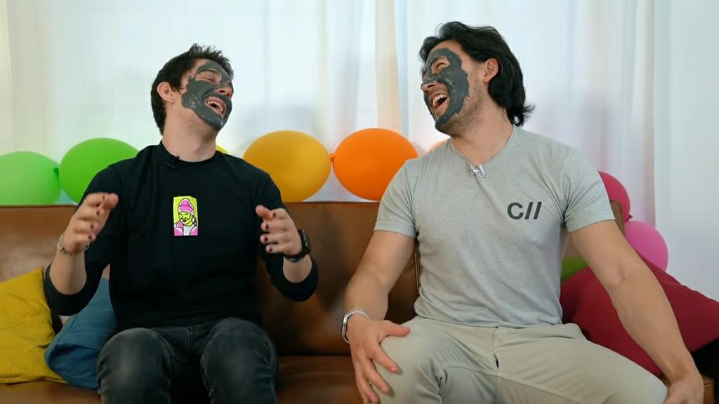 TL CLEANSE : A THREAD eef and mark  or should i say unus annus  #mementomori (because i feel like sharing wholesome pics )