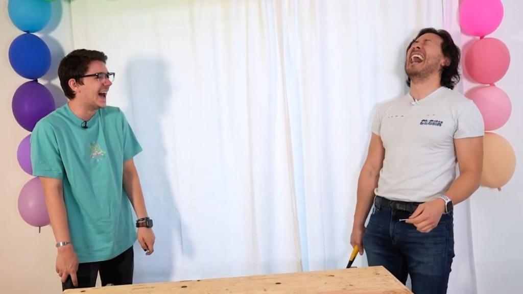 TL CLEANSE : A THREAD eef and mark  or should i say unus annus  #mementomori (because i feel like sharing wholesome pics )