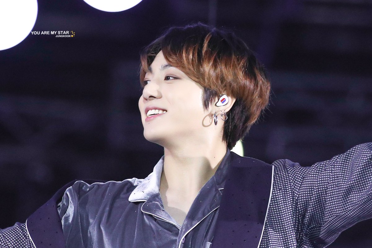 Just because it’s 2020, don’t overwork yourself doing something, don’t get hurt and be healthy so your body won’t get bad, and I hope you fulfil the things you want safely! I’ll always cheer for you.— Jungkook
