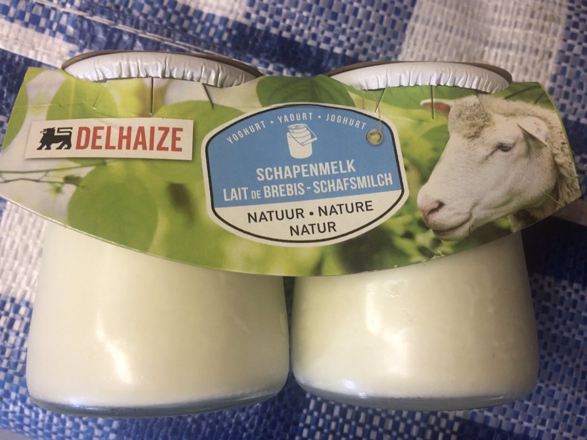 Mlleenrose's tweet photo. @DelhaizeNL Is er iets veranderd in de samenstelling/ingrediënten/productieproces/fabriek van jullie schapenyoghurt? Textuur en smaak zijn plots anders. Het glazen potje is wat verschillend (had ribbeltjes en is nu ‘glad’), maar op het kartonnetje zie ik geen verschil. https://t.co/neI4XbeUNv