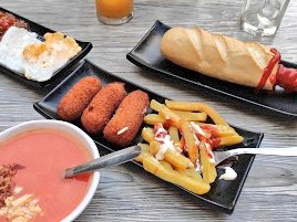 Alcala_Media's tweet photo. En #AlcalaDeHenares encontrarás las mejores #Tapas, y cada tarde desde las 19:30 las tienes para ti en #LaPosada frente a la #Catedral. ¡No te lo puedes perder! ¡Las querrás TO-DAS! 😉 https://t.co/8Pk4DzIv0N