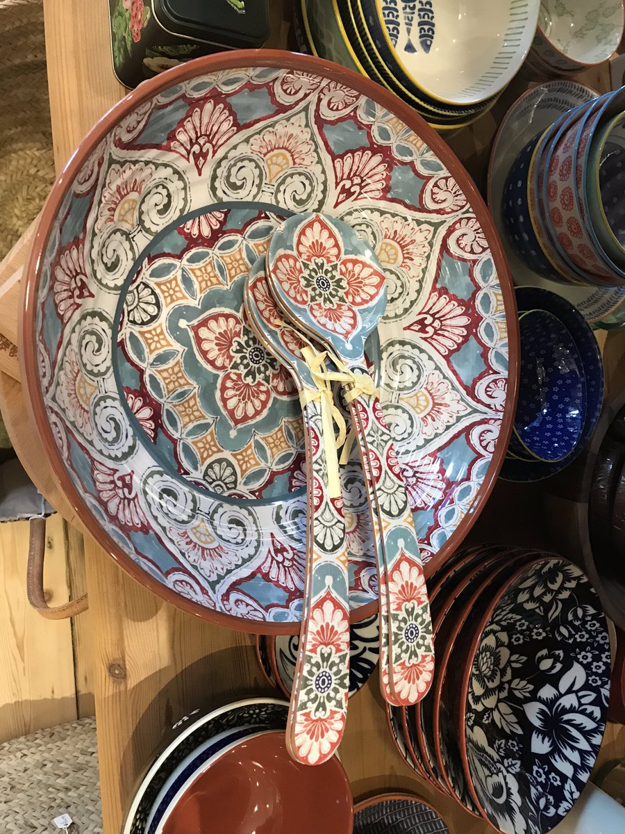 fjcookshop's tweet photo. Just a few new lovelies this weekend @FJcookshop #saladbowl #saladservers #oilandvinegar #cakeplates all @bishyroadnet on @indieyorkmap @independntlife #shoplocal #shoplocalweek @beisgovuk @biraofficial https://t.co/uKhEKPvYmm