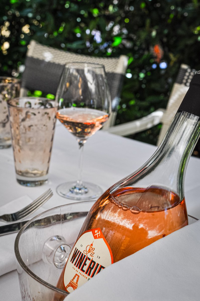Nous vous attendons en terrasse avec un verre de rosé bien frais ! Winerie Parisienne 
cafejatte.com/index.php