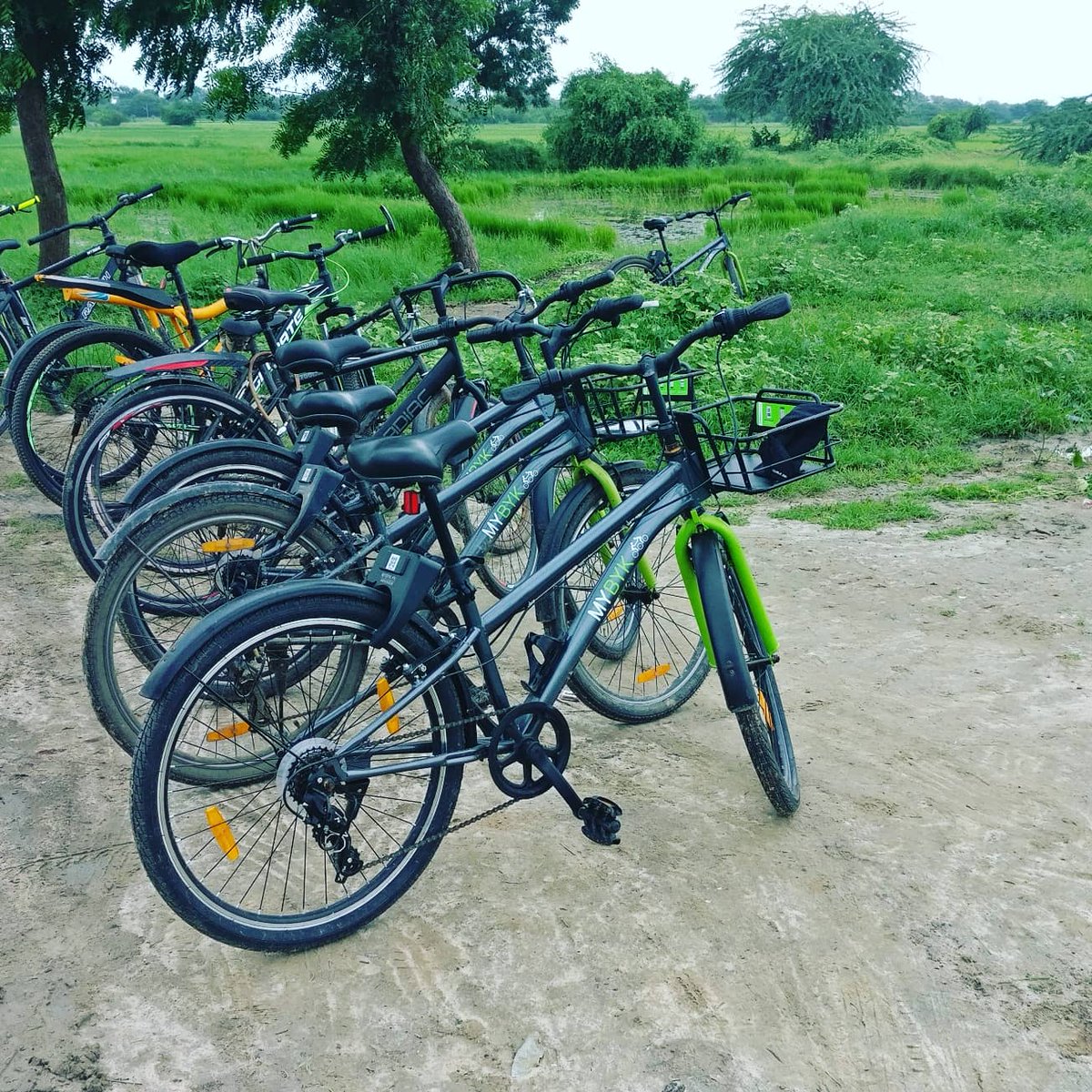 movewithmybyk's tweet photo. Thank you @AGlobalShapers for organising #CycleForFreedom ride on this #IndependenceDay! We are excited for this partnership and hope together we shall work towards shaping Ahmedabad into India's first bicycle capital!
#cycle4change #mybyk #amdabike #getbacktocycling https://t.co/3FBfT7tpe9