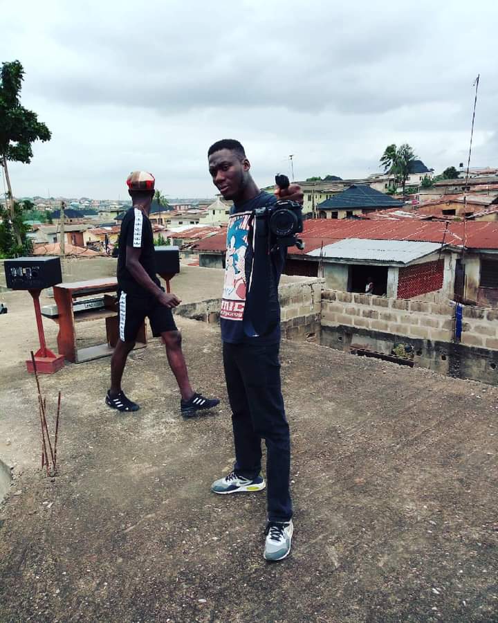 KehindeShoots's tweet photo. Make the best out of your situation. We all can't be superstars at the same time. Everyone has a specific time and season the Supreme  Being has put in place for them to shine. Relax, don't rush, keep working and learning. Do away with hate and envy. #Filmmaker #FilmMogul https://t.co/gOOa1Lyb2O