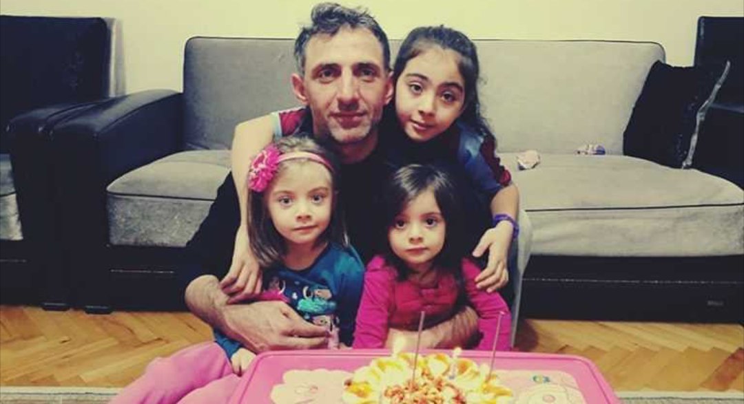 HKMLGLU_'s tweet photo. "Vatan var olsun diye, ardında bıraktı güllerini.." 

Ruhun şâd olsun! 🇹🇷 
Şehit PÖH Başkomiser Ahmet Çamur 
|15 Ağustos 2015 https://t.co/6dRQhCfEBP