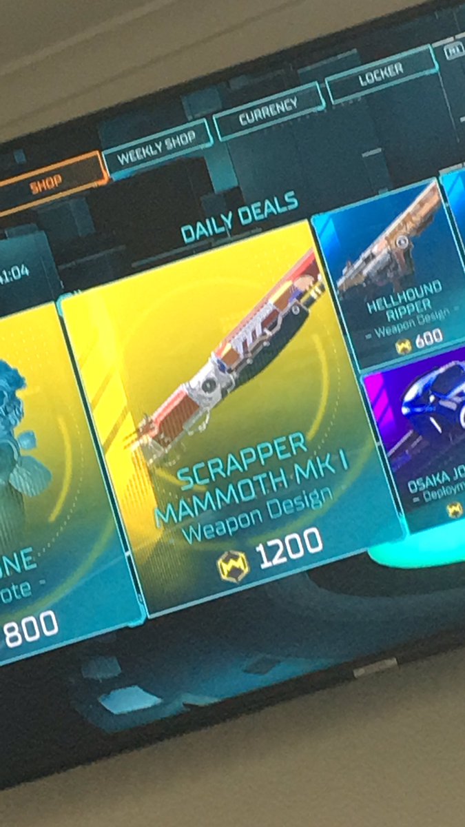 ArrowXr's tweet photo. @HyperScapeGame are y’all tryna make money with skins because they looks embarrassingly dull and I would never pay anything for a skin like this, whys it so boring add some effects and cool bullet effects or something make it identifiable for players that come in the next seasons https://t.co/aEAWGZwX8g