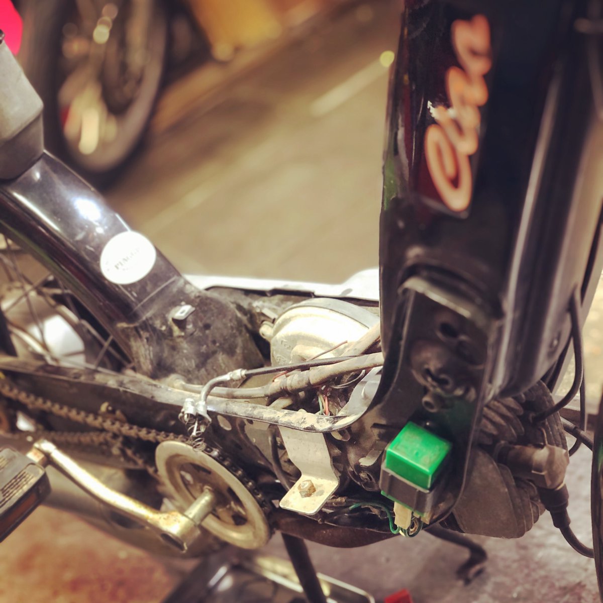 BEAR_Setagaya's tweet photo. remember what state of mind one was in at first.
#chao #bearsetagaya #italjet #swmmotorcycles #piaggio #vespa #japan #custom #メンテナンスへの飽くなき探究心 #キャブの奥深さ #初心に帰る #かゆいところに手が届く #ベアーセタガヤ #お盆休みなし #今日も元気に #ほのぼのと #笑顔で営業中 https://t.co/EKQCLhDXIP
