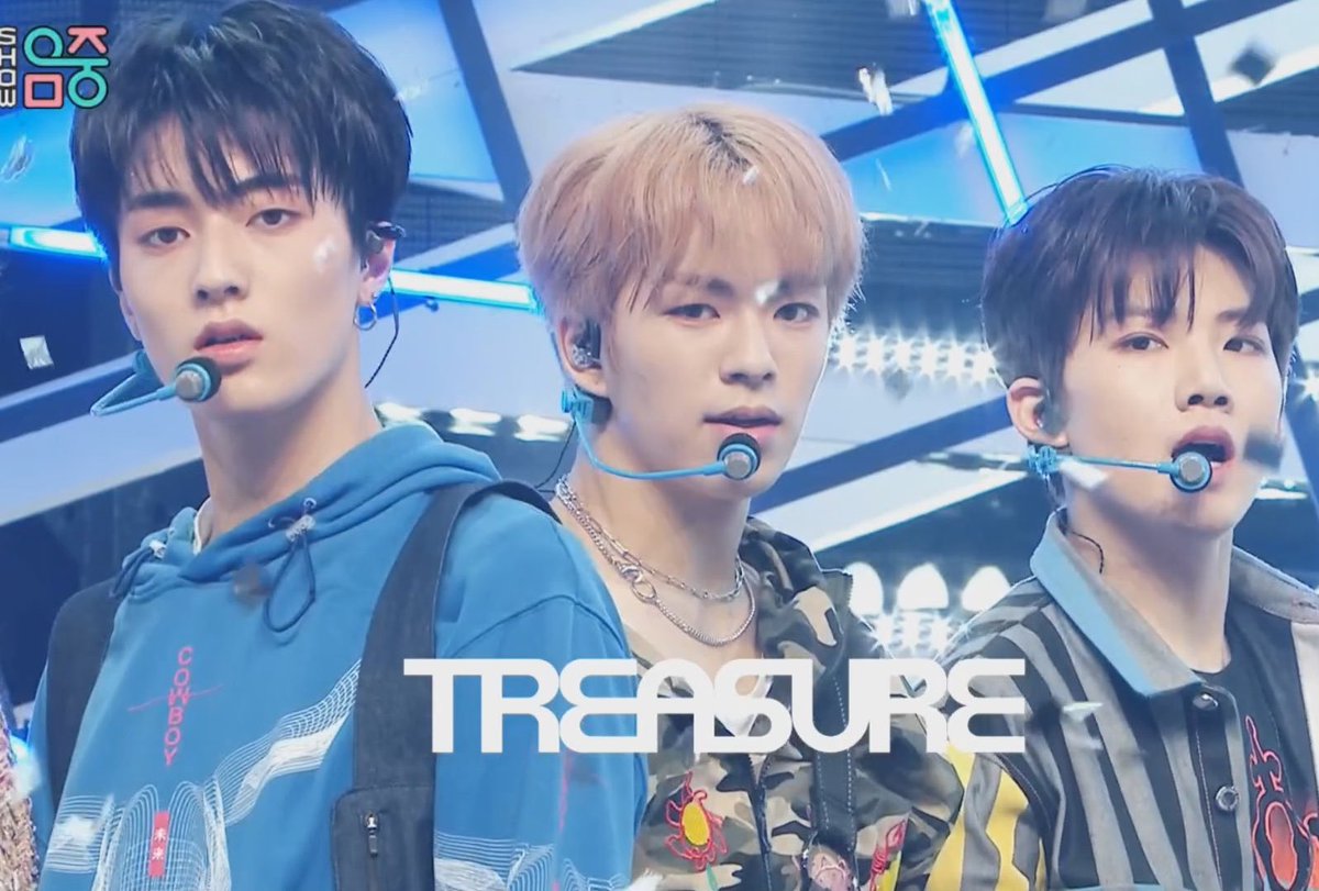 TREASUREunion's tweet photo. Congrats again @treasuremembers for an amazing performance! You rock the stage again! 😭💜

We'll do our best to give you a music show win next week. 
#Treasure_On_MuCore 
#TREASURE https://t.co/NdsRMp1F3V