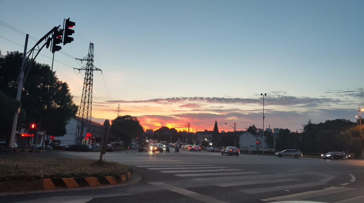 rex_holy's tweet photo. Burning cloud https://t.co/hLoewgkhZP