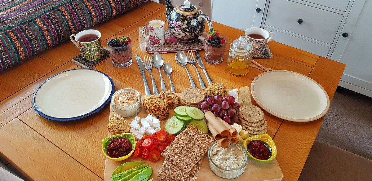 ChubbieVegan's tweet photo. Grazing board for dinner, including my first attempts at homemade cashew cheeses, vegan scotch eggs, & aquafaba chocolate mousse.
#vegan #eggfree #dairyfree #meatfree #veganfood #plantbaseddiet #crueltyfree #veganegg #grazingboard #vegangrazingboard #veganscotchegg #vegancheese https://t.co/tBiB4tGjtw