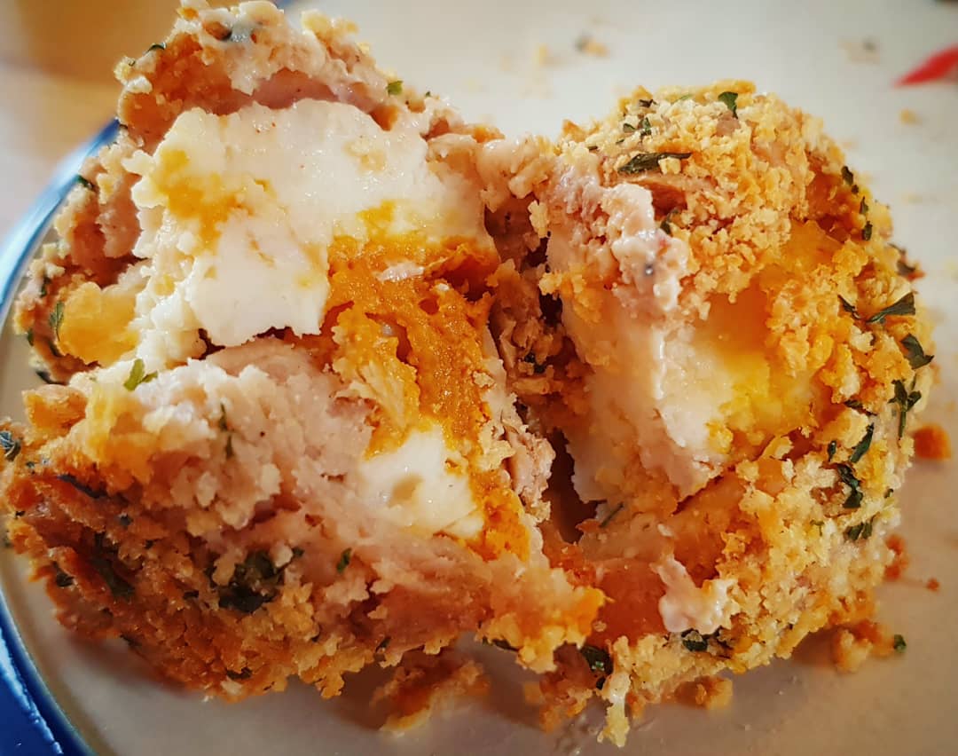ChubbieVegan's tweet photo. Grazing board for dinner, including my first attempts at homemade cashew cheeses, vegan scotch eggs, & aquafaba chocolate mousse.
#vegan #eggfree #dairyfree #meatfree #veganfood #plantbaseddiet #crueltyfree #veganegg #grazingboard #vegangrazingboard #veganscotchegg #vegancheese https://t.co/tBiB4tGjtw