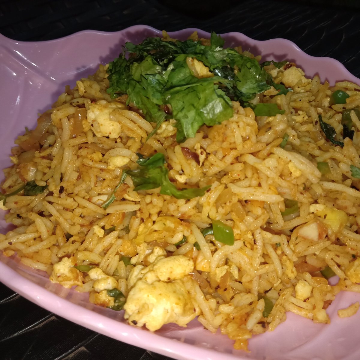 Simple and yummy egg fried rice😋😋👇👇👇👇👇

youtu.be/EuPeJXH07Lk