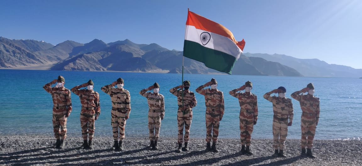 BBCHindi's tweet photo. जय हिंद!

आईटीबीपी के जवानों ने लद्दाख में पैंगॉन्ग झील के तट पर लहराया तिरंगा. ये वही इलाका है, जहां भारत और चीन में पिछले कुछ महीनों से तनाव जारी है. 

(तस्वीरें: ITBP)

#IndependenceDay2020 #स्वतंत्रतादिवस https://t.co/THnFNJxUFd