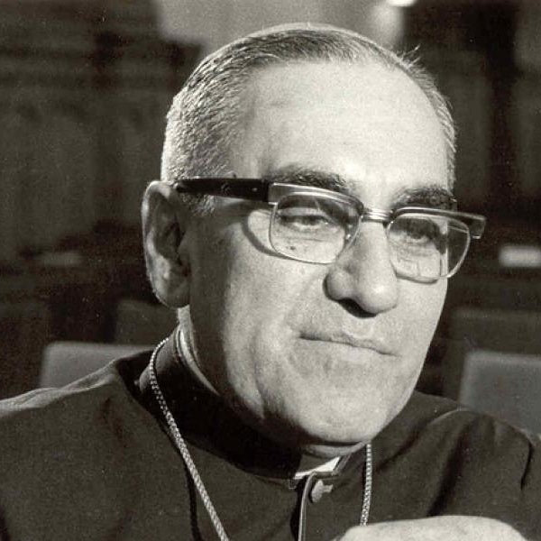 UlrichMang's tweet photo. "Darin besteht die Freude des Christen: Ich weiß, dass ich ein Gedanke Gottes bin." - Oscar Romero

Heute vor 103 Jahren geboren. Happy birthday!
#oscarromero

Foto: Felton Davis/Flickr https://t.co/D7gCteuOEL