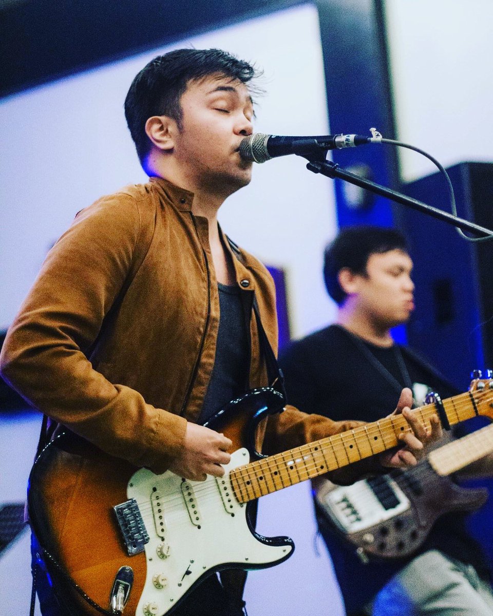 gabcabangon's tweet photo. This was one @KEBandPH ‘s last live gigs. A fundraising Show for victims of the Taal Volcano Eruption.

Kinda interesting how artists are labeled as “non-essential” but we are also one of the first to do fundraising programs during times of crisis. https://t.co/3O1TF5FXGX