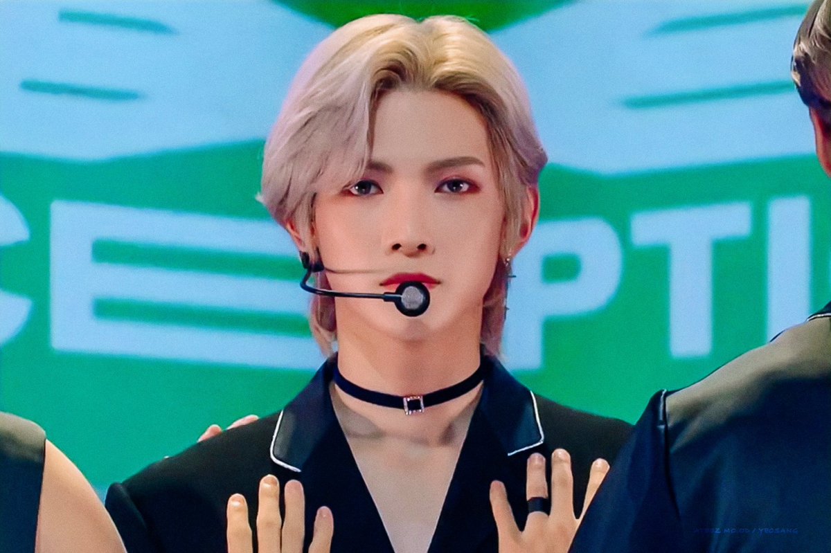 woobbly's tweet photo. yeosang the prettiest opening fairy.
I just stated a fact right there😌😌 https://t.co/SE4koSsKle