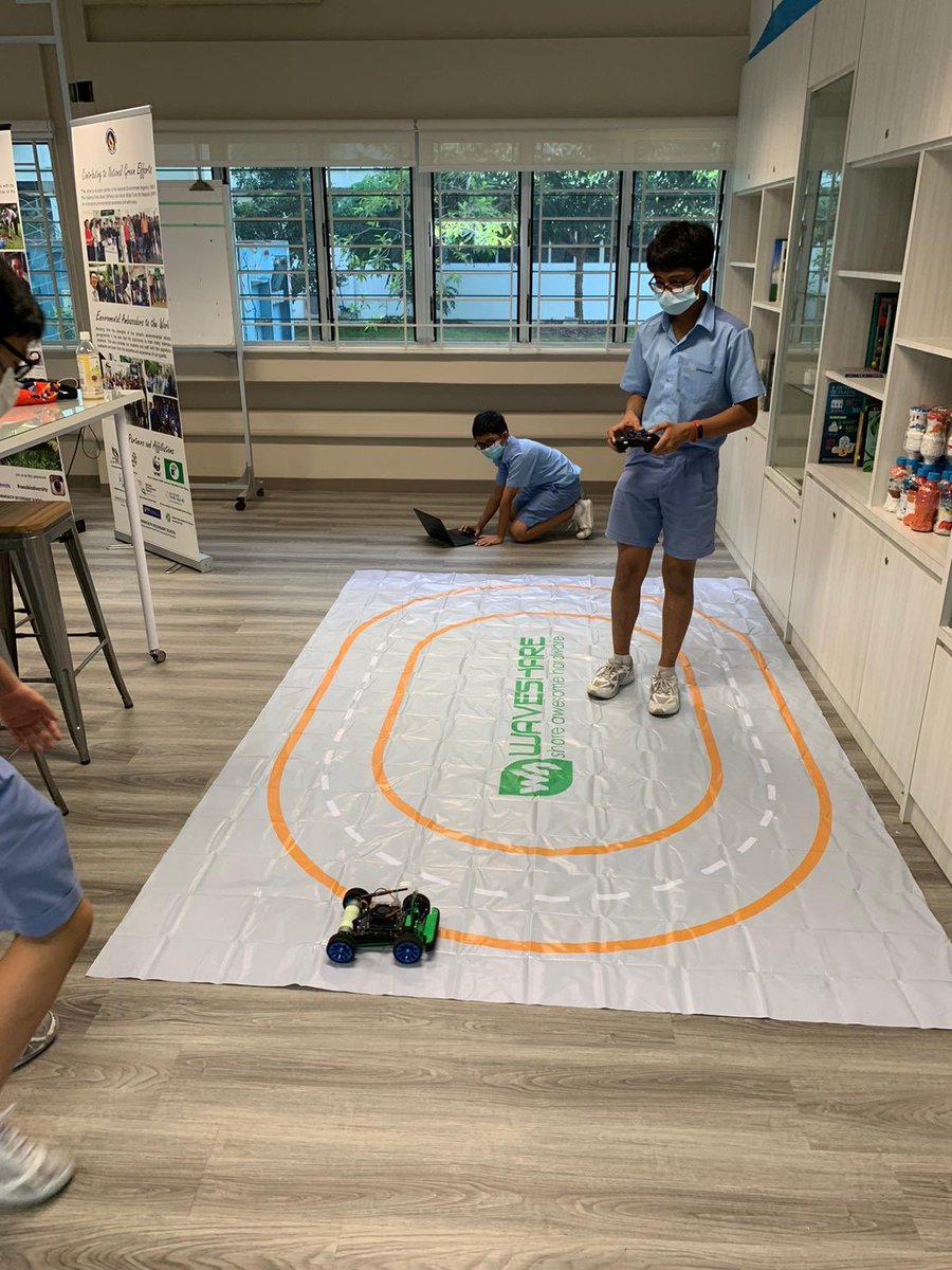 Getting the students to learn Artificial intelligence (AI) via an engaging platform. They had fun setting up their own autonomous racing car! Stay tune for more updates! #ArtificialIntelligence #imaginativetrailblazers #cwssmakerthursdays #cwssdigitalmaking