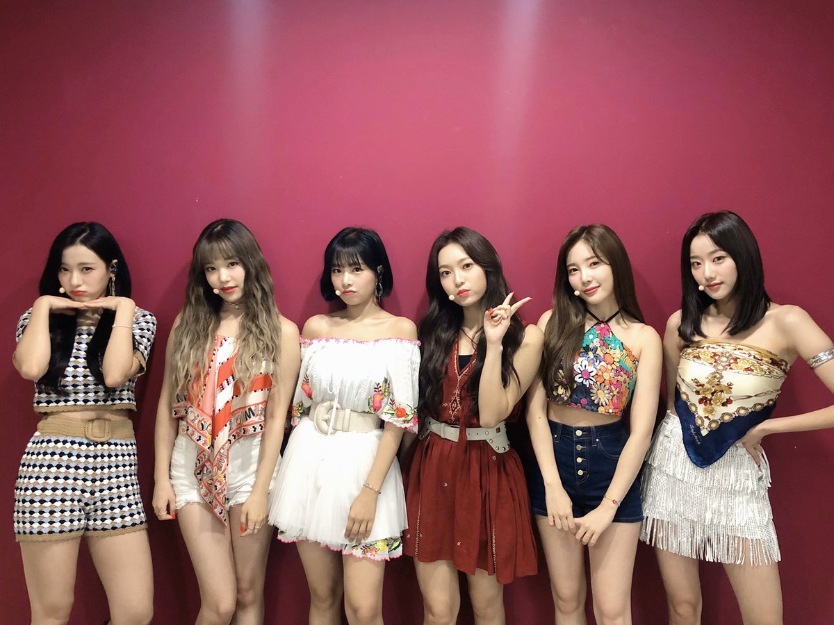 APRIL_DSPmedia's tweet photo. [#APRIL]
2020.08.15 MBC 쇼! 음악중심
Now or Never☀️

#에이프릴 #윤채경 #김채원 #이나은 #양예나 #레이첼 #이진솔
#MBC #쇼음악중심
#Now_or_Never https://t.co/HCxsh8D8UY