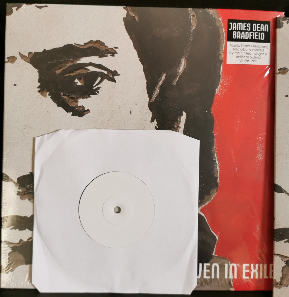 SeanHarrison71's tweet image. Companies like Spotify make so much money from artists but put very little back. Do yourselves a favour and support artists and the people who get our music to us by buying physical formats. PS you need this album in your life #eveninexile #jamesdeanbradfield #Manics @heretic101