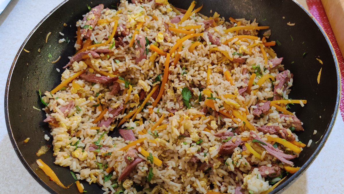 HungryThree's tweet photo. This week we are highlighting Skeagnora Duck. Using it to make Quick and Dirty Duck rice. It's a fried rice dish with a great duck flavour that isn't fatty. #irishfood #galwayfood #ireland #galway #duck #friedrice #duckfriedrice #quickmeal https://t.co/V3WTfErgoW