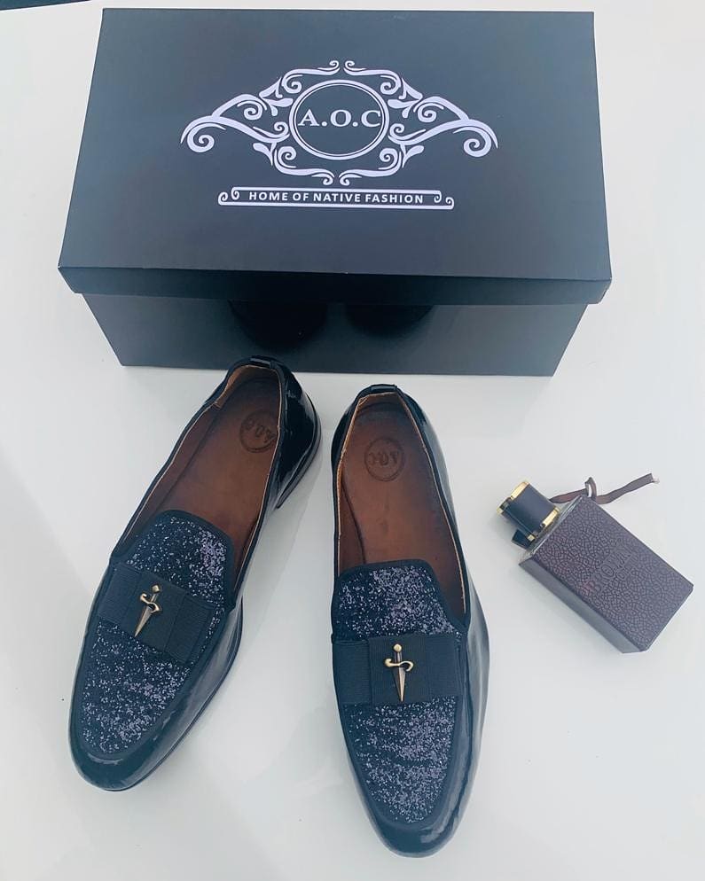 Aoc_MenWardrobe's tweet photo. An outfit is never complete without a GOOD footwear!!!! 
Shoe Price: N17,000
Mule: N15,000
(Different colours and designs available)
#Handmade #bbnaijalockdown2020
#BBNaijia #ChampionsLeague #kiddrica #bespoke https://t.co/YfAWktmxEP