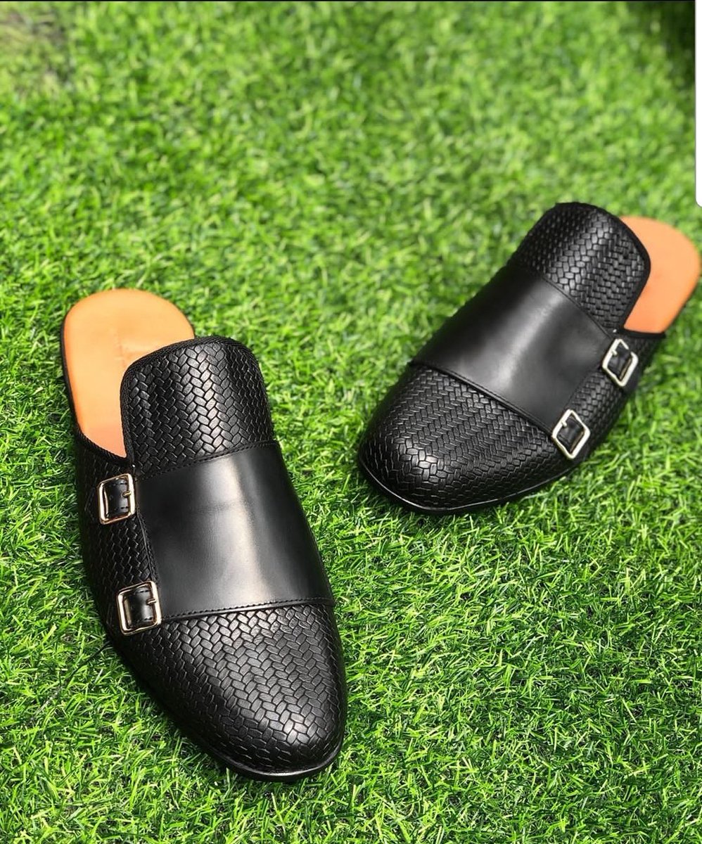 Aoc_MenWardrobe's tweet photo. An outfit is never complete without a GOOD footwear!!!! 
Shoe Price: N17,000
Mule: N15,000
(Different colours and designs available)
#Handmade #bbnaijalockdown2020
#BBNaijia #ChampionsLeague #kiddrica #bespoke https://t.co/YfAWktmxEP