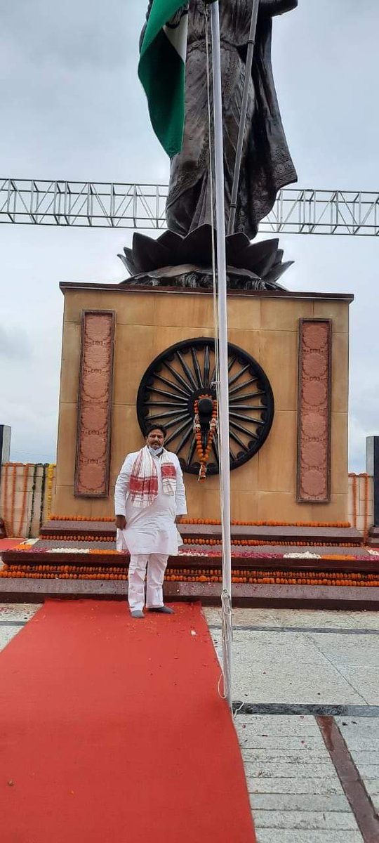GirrajDandotia's tweet photo. #स्वतंत्रता_दिवस के अवसर पर भोपाल के शौर्य स्मारक में स्थापित #BharatMata की प्रतिमा पर माल्यापण कर नमन किया...

भारत माता की जय!
#Dimni #DimniVidhanSabha
@narendramodi 
@ChouhanShivraj 
@JM_Scindia 
@nstomar 
@BJP4MP https://t.co/Kz0btOHEOL