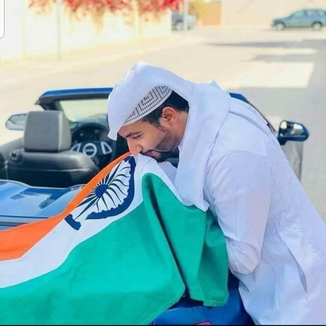 Jems00777's tweet photo. मिली आजादी जिससे वो टीपू मुसलमान ही था
दिया हिन्द को ताजमहल जिसने वो शख़्स मुसलमान ही था।

जहाँ लहराता है तिरंगा आज भी बड़े शान से, बनवाया जिसने लालकिला वो शख़्स मुसलमान ही था।
#MuslimFreedomFighters https://t.co/gTgIwUpkLk
