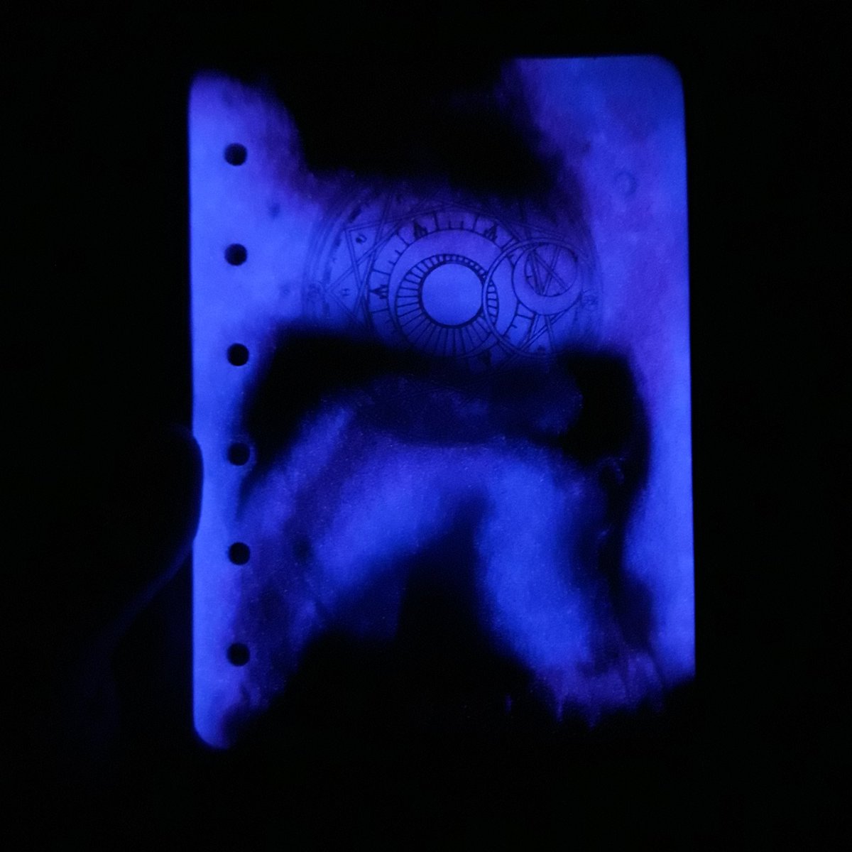 Pandeimonium's tweet photo. Cast this gorgeous notebook. I love how much the colours pop. 
Plus the glow in the dark pigments worked so well.
I just need to procure some more hardware and add some pages.

#Handmade #Resin #CardCaptorSakura #SmallBusiness #DisabledArtist #Notebook #Bookmaking https://t.co/LEXy7hJl56