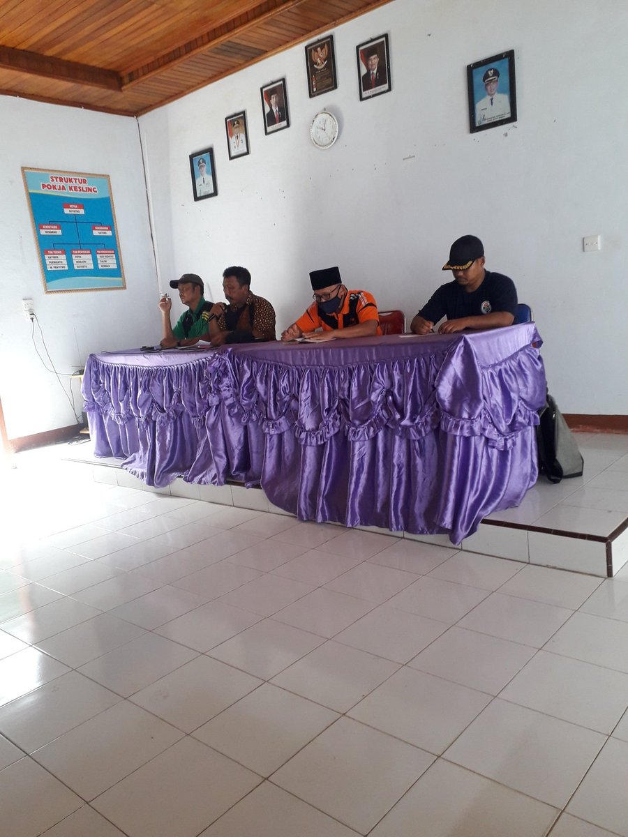 Muhamma81511396's tweet photo. Fasilitasi kegiatan Pramusrenbangdus untuk tahun 2021 di Dusun Sari Mulya Kecamatan Jujuhan Ilir Kabupaten Bungo
@tppkemendes 
@TPPI_JAMBI 
@TPPI_BUNGO 
#membangundesa
#peningkatanekonomid3sa
#padatkaryatunai https://t.co/W6Cgvp7jj9