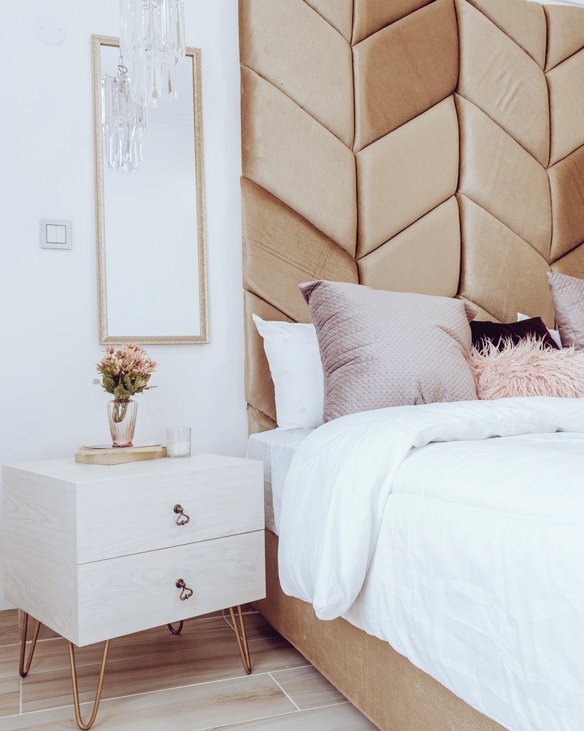 mufasamav's tweet photo. This project was super exciting. The client was keen to details and aesthetics. I made sure this was captured. This is an image from one of the bedrooms. 😃😃
#Realestate
#Realestatephotographer
#Interiorphotographer 
#Kenyanrealestatephotographer https://t.co/18eL7jpSGy