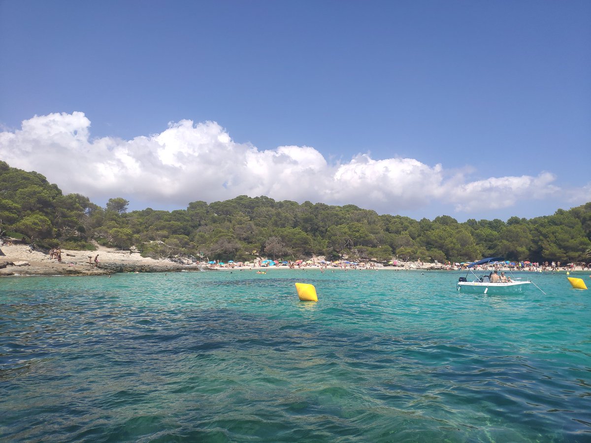 MundoTuristico's tweet photo. El agua cristalina de #Menorca nos tiene maravillados 💜gracias @nautal por proveernos de un barco sin licencia para surcar su mar y disfrutar de este espectáculo 🙌 https://t.co/NEqbmxLpz4
