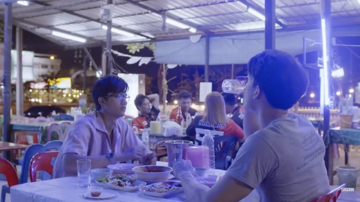   #タイ沼実況_3wbf Ep5ここのシーンはどんどんNeoと距離が縮まり、Shinがずっと嬉しそうと言うか物凄く可愛いくて、この回はTayをいかに可愛く綺麗に撮ろうか考えられてると思う。タイの大衆食堂的なライトも効果的。