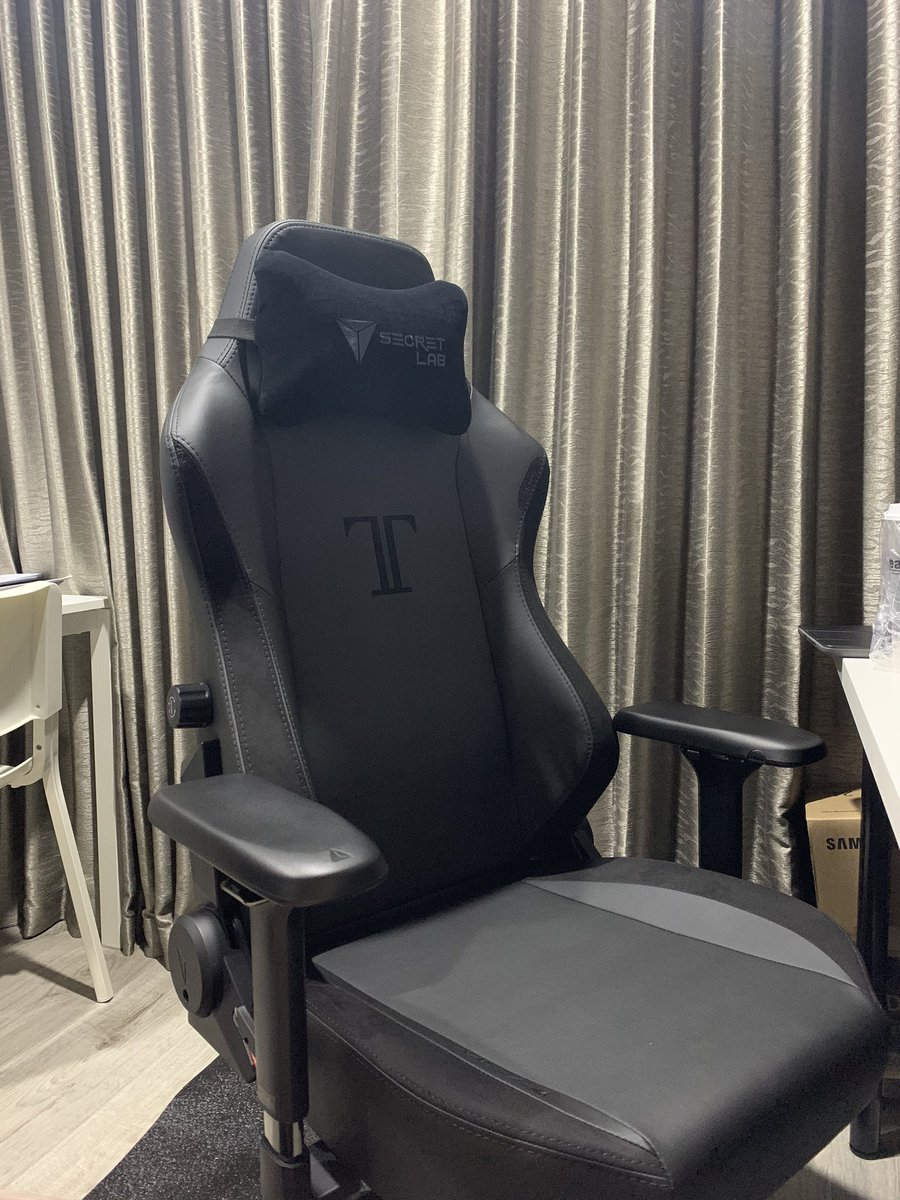 justinsteo's tweet photo. thxs #Secretlab https://t.co/WxreC70WeB