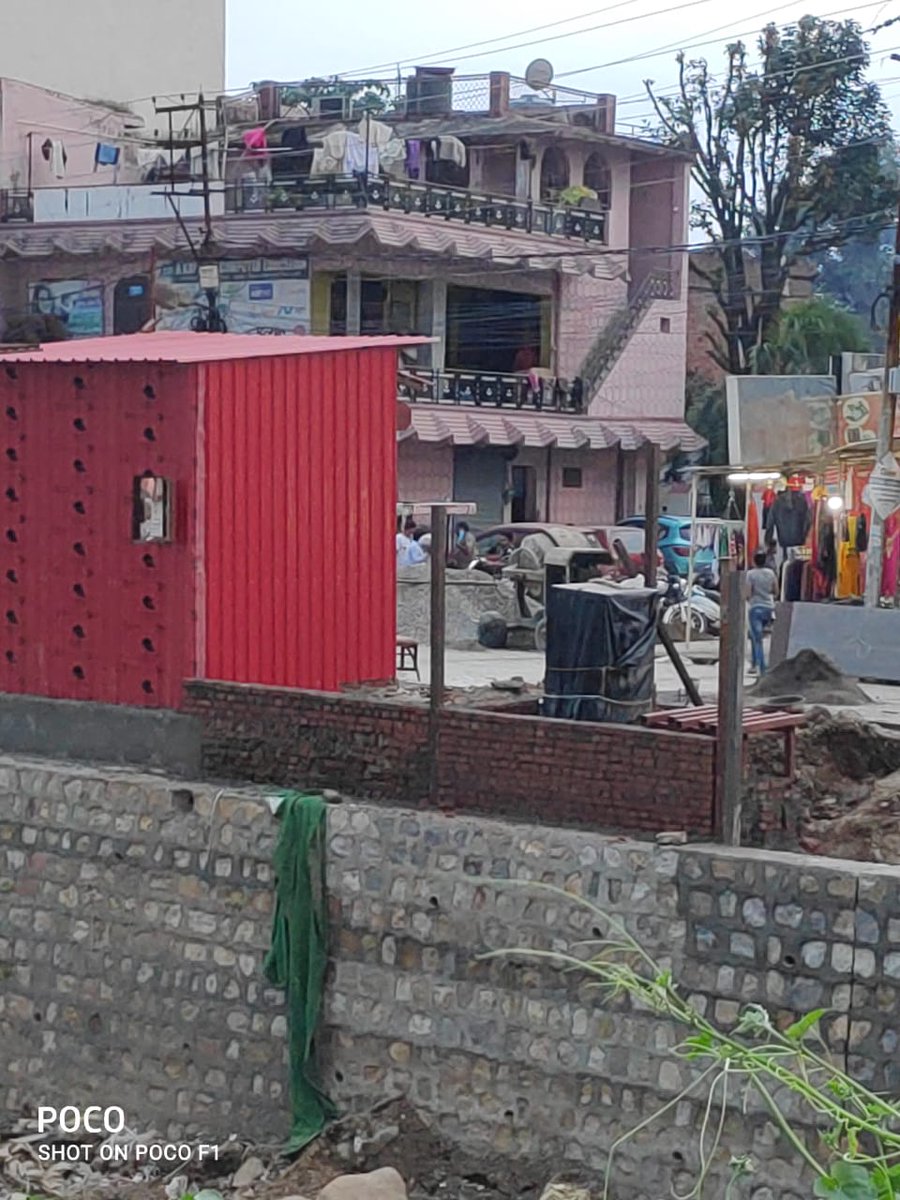 प्रेमनगर मे  दडलले से हो रहा अतिकर्मण प्रशासन मोन ।सरकारी भूमि पर अतिकर्मण करि कर रहे हे अतिकर्मण।।जिलाधिकारी मोन क्यों।