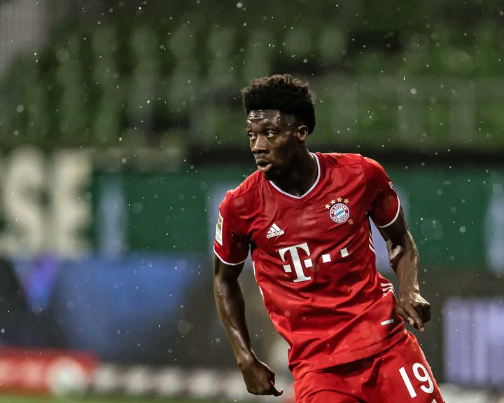 barcacentre's tweet photo. Barça legend Hristo Stoichkov spoke to Bartomeu about Alphonso Davies months before Bayern came on board. Bartomeu's response was "he is Canadian, no thanks." [@LuisOmarTapia] https://t.co/AEgJbwCSVt