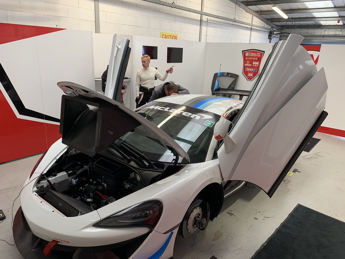 Having moved from the GTH class to the GTB class for faster cars, Jan managed to finish race one in fifth place. The team are now fettling the car ready for the pit stop race at 16:35.