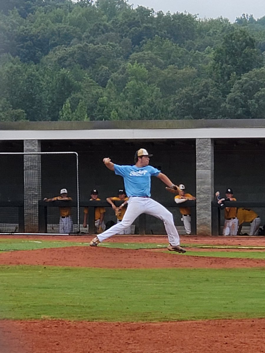 jburns1107's tweet photo. @MasonBurns03 getting some work in on the mound
#BLKshowcase
#ShowupAndShowout https://t.co/jOyZZeykhX
