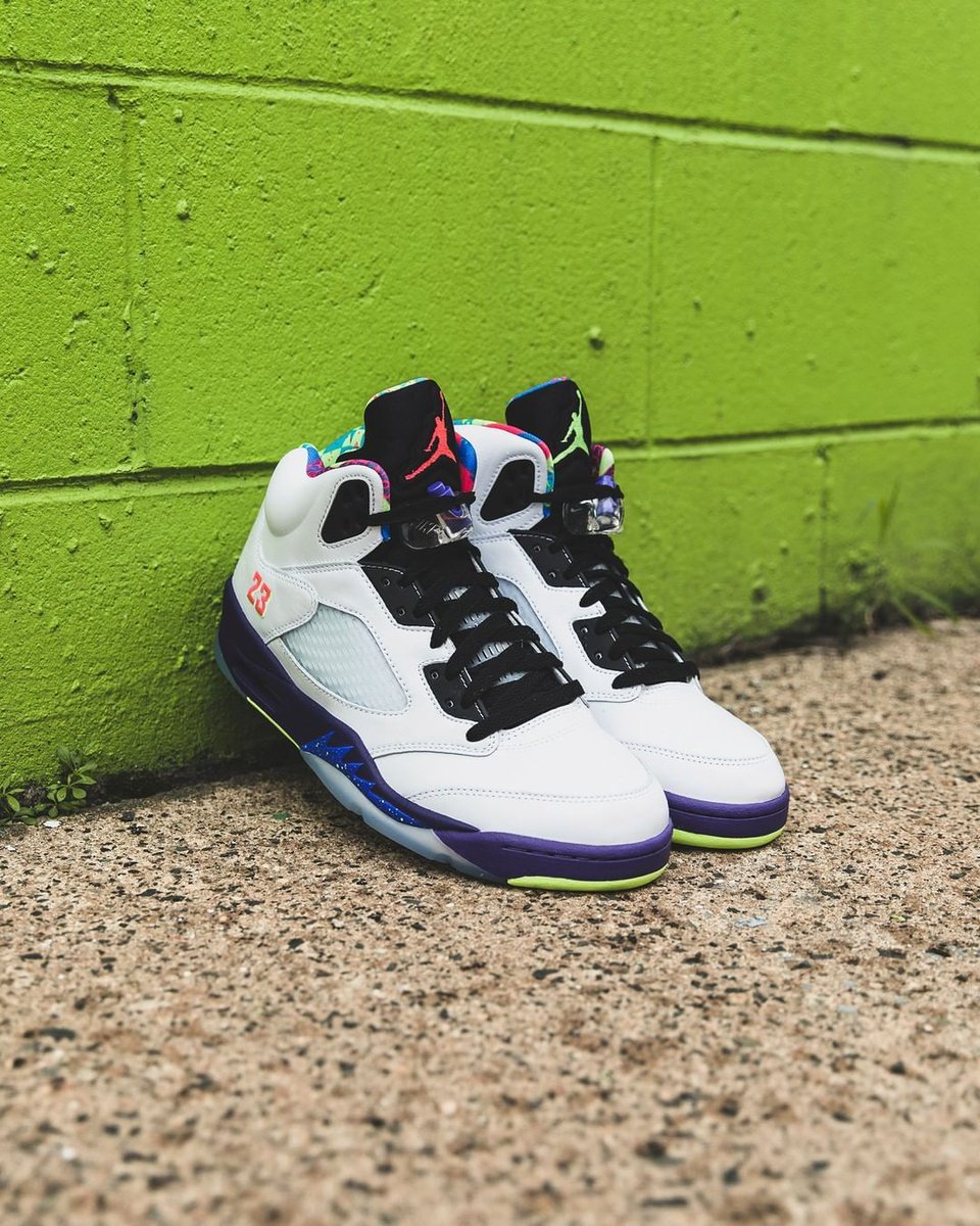 sneaker villa website