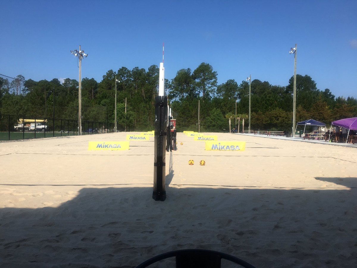 dvbgregory's tweet photo. I shoot so much beach volleyball that this is my first @AVP event to shoot since the Qualifier at the AVP New Orleans at Coconut Beach in 2016. Excited to be shooting this @AVPAmerica stop in Covington @DIGSBEACHVOLLEY https://t.co/FeQJVOT7nf