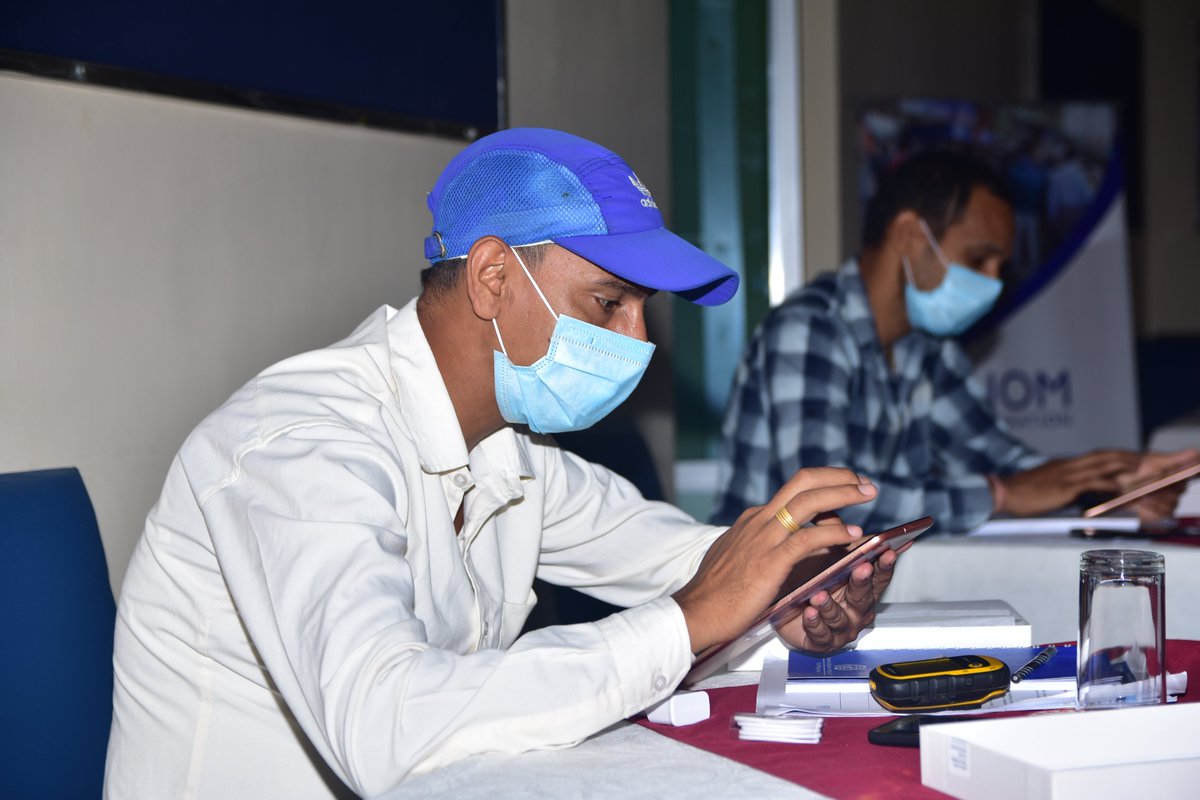 IOMnepal's tweet photo. A training for @NepalRedCross officials of #Sudurpashchim province conducted today for data collection at entry points #POEs. #PMM exercise to analyze #PopulationMobility dynamics, patterns n define priority sites to focus to prevent #COVID19 n other diseases.
#Migration #Health https://t.co/g9zYAbYGBT