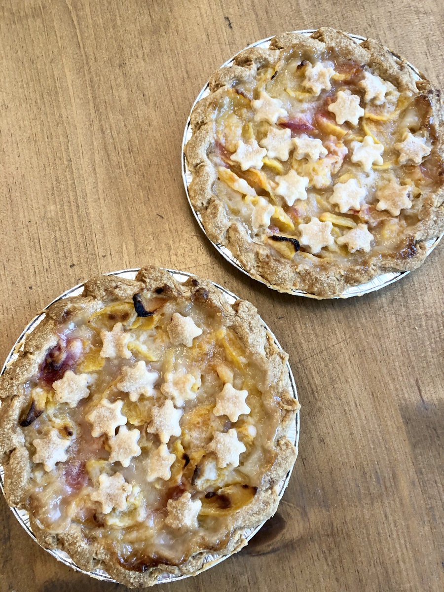 SweetsWilmot's tweet photo. Fresh #OntarioPeaches = fresh baked #PeachPies!  Love this time of year 🥧 ❤️ 

#bakeryintheburg #wilmotawesome #newhamburg #mmmmpie https://t.co/VTFhcy0kmE