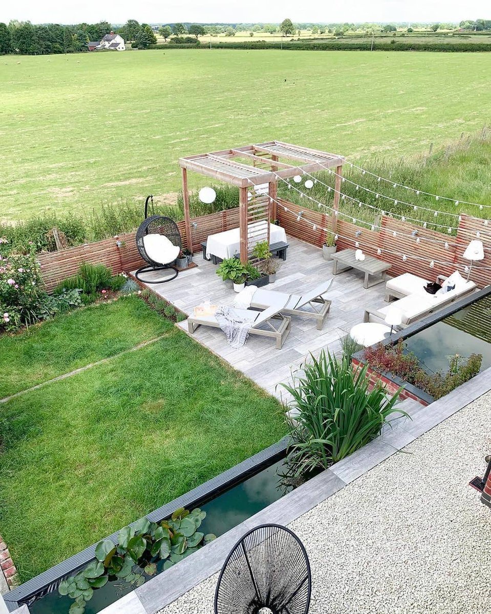INTERIORPORN1's tweet photo. The BEFORE &amp; AFTER of this garden is AMAZING 🥰 https://t.co/pDww9xe0ED