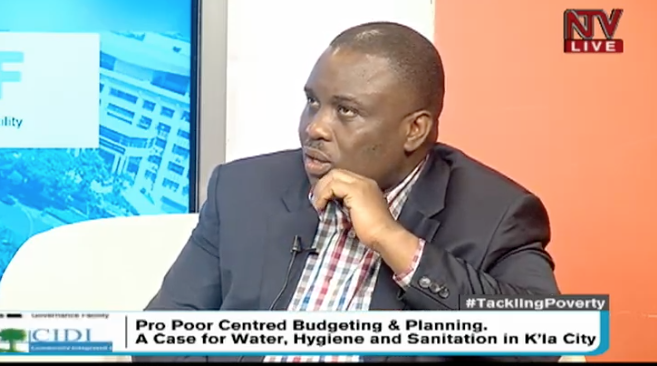 The sanitation fleet for Kampala city is grounded. Most of the sanitation trucks that collect waste are down. Most of this work is being done by private companies. And everything is just dumped and not recycled - Lord Mayor Lukwago

#TacklingPoverty #NTVTalkshow